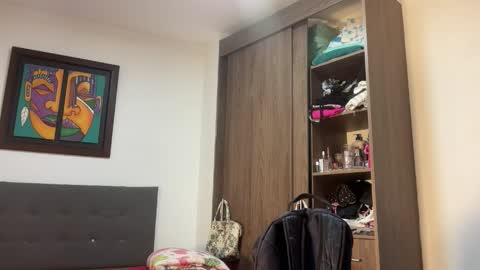 abrilsantosxo online show from April 6, 12:28 pm