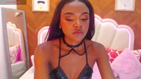 adarose_ online show from February 20, 12:20 am