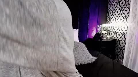 Ade  online show from November 1, 7:51 pm