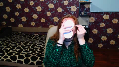 Adel online show from December 2, 8:42 pm