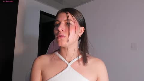 Snapshot of adela_parker chatting on December 21, 5:50 pm Adela Parker online show from December 21, 5:50 pm