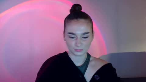 Adele Amore online show from March 4, 7:30 am