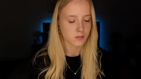 Adele online show from April 5, 9:14 pm