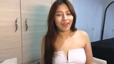 Snapshot of adelein_foxxx chatting on October 18, 6:27 am adellein foxx online show from October 18, 6:27 am