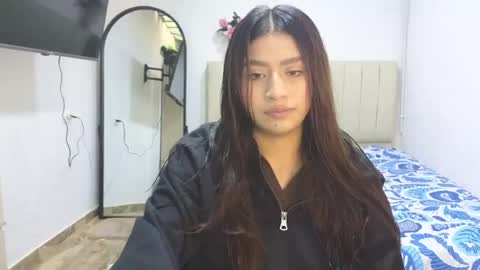 adellein foxx online show from July 14, 6:23 pm