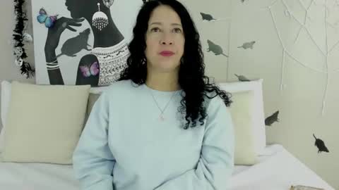 Adele Smithh online show from October 29, 11:58 am