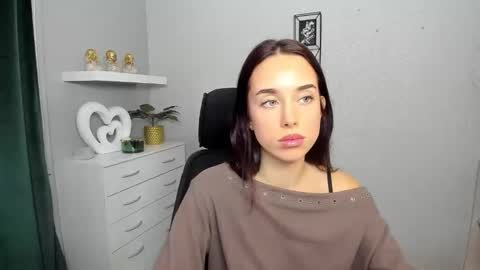 Adele online show from February 19, 1:32 pm