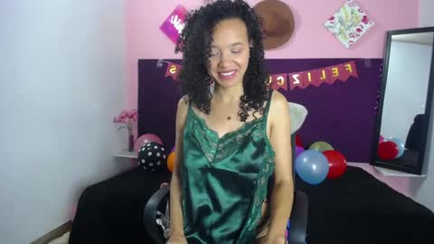 Snapshot of adeleth_blue chatting on October 16, 4:09 pm Adeleth online show from October 16, 4:09 pm