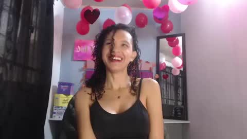 Snapshot of adeleth_blue chatting on September 23, 12:47 pm Adeleth online show from September 23, 12:47 pm