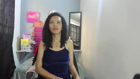 Snapshot of adeleth_blue chatting on October 18, 4:10 pm Adeleth online show from October 18, 4:10 pm