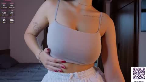 Snapshot of adelia_ntmu chatting on October 18, 1:41 am Adelia online show from October 18, 1:41 am
