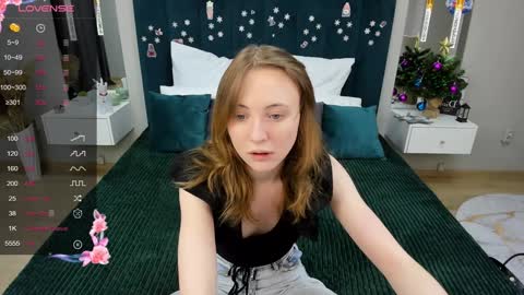 Snapshot of adelina_cowell chatting on December 30, 2:40 pm Adelina online show from December 30, 2:40 pm