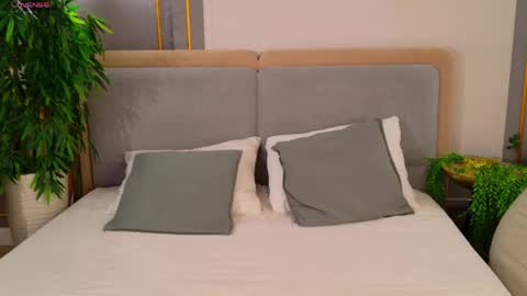 adoracortes online show from April 6, 5:08 am