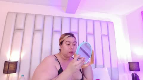 ANDREA PEREZ online show from March 5, 12:01 pm