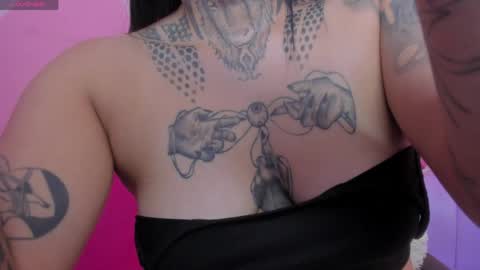 adri_tatto_ online show from May 16, 12:13 am