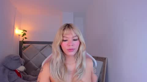 Snapshot of adria_ross chatting on February 1, 1:09 pm Adriana online show from February 1, 1:09 pm