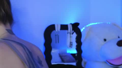 Aelia online show from March 15, 6:21 pm