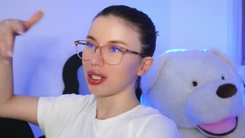 Aelia online show from March 1, 6:29 pm