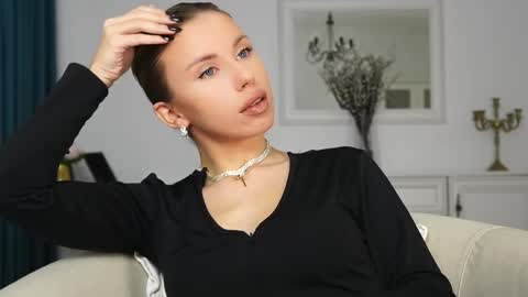 Snapshot of aelia_anara chatting on October 8, 4:39 am Aelia online show from October 8, 4:39 am