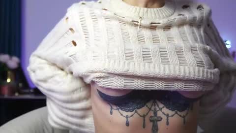 Snapshot of aelia_anara chatting on October 13, 4:26 am Aelia online show from October 13, 4:26 am