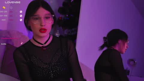 Snapshot of aesthetics__tease chatting on January 5, 3:02 pm aesthetics__tease online show from January 5, 3:02 pm