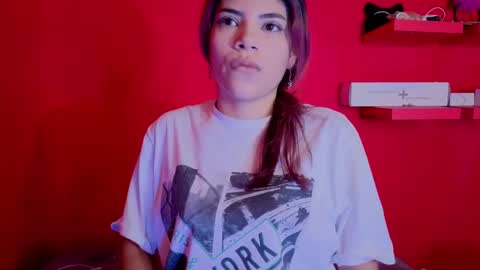 afroditamoore online show from October 15, 7:33 am