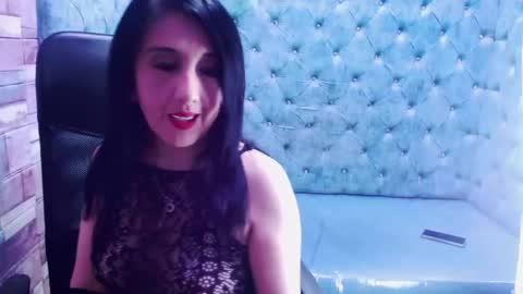 agatha_leon_ online show from November 1, 8:13 pm