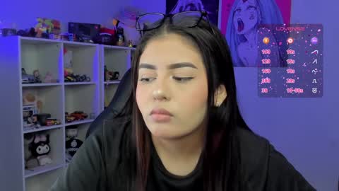 Cat online show from December 15, 7:46 am