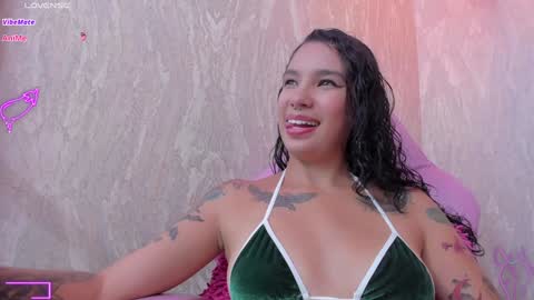 Snapshot of agatha_russh_ chatting on January 29, 6:28 pm LUNNA online show from January 29, 6:28 pm