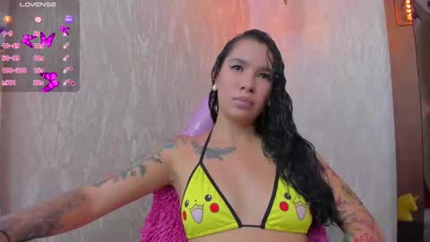 Snapshot of agatha_russh_ chatting on February 20, 5:20 pm LUNNA online show from February 20, 5:20 pm