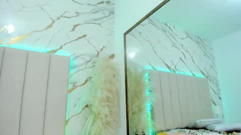 Aggy online show from November 11, 1:52 pm