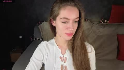 agnes wells online show from December 19, 9:34 am