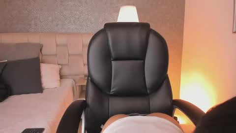 Ahmara  online show from April 21, 10:22 am