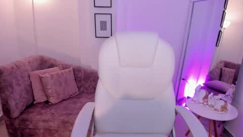 AIDA ADAMS online show from September 12, 7:32 pm