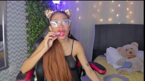 Snapshot of aida_princess chatting on March 6, 4:41 am Aida online show from March 6, 4:41 am
