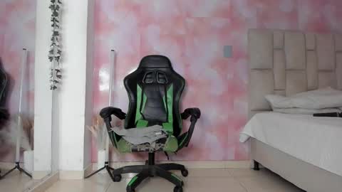 karoline  online show from November 21, 1:18 am