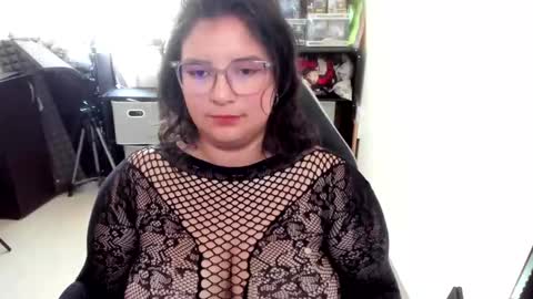 Catalina online show from November 10, 3:51 pm