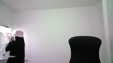 AINE online show from December 14, 1:00 am