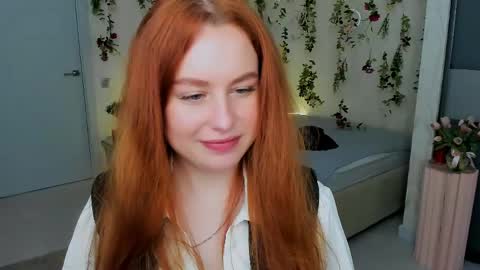 Louise online show from April 18, 8:09 pm