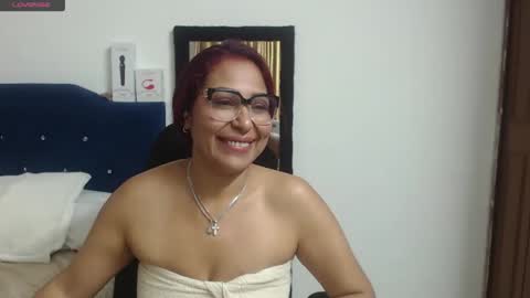 aisha_french online show from May 26, 4:28 pm
