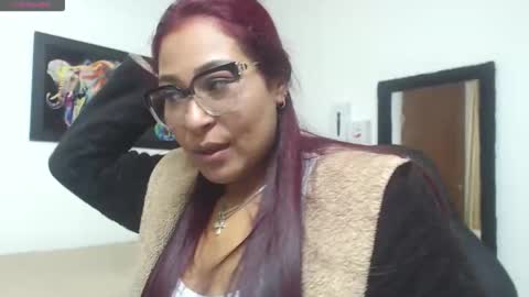 aisha_french online show from May 25, 2:38 pm