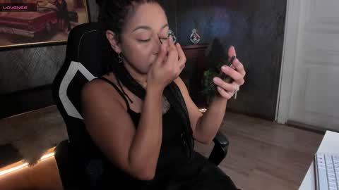 Aisha online show from November 18, 6:03 am