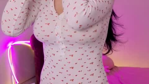 Aisha online show from February 26, 9:08 am