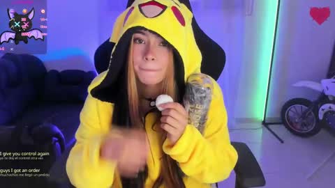 aishelyng20 online show from October 15, 10:56 pm