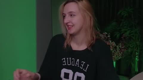 aishiro online show from December 3, 4:09 pm