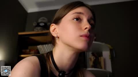Snapshot of aislyfarran chatting on October 10, 2:05 am Aliza online show from October 10, 2:05 am