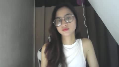 Snapshot of akira_z101 chatting on March 3, 9:27 am akira_z101 online show from March 3, 9:27 am