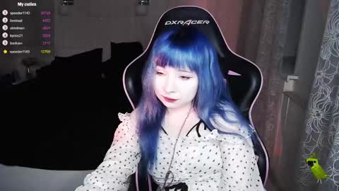 akirahartyx online show from March 5, 3:18 pm