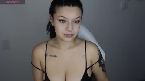 Snapshot of alahia_demon chatting on December 17, 7:07 am alahia online show from December 17, 7:07 am