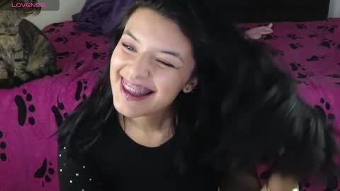 Snapshot of alahia_demon chatting on December 15, 8:08 am alahia online show from December 15, 8:08 am